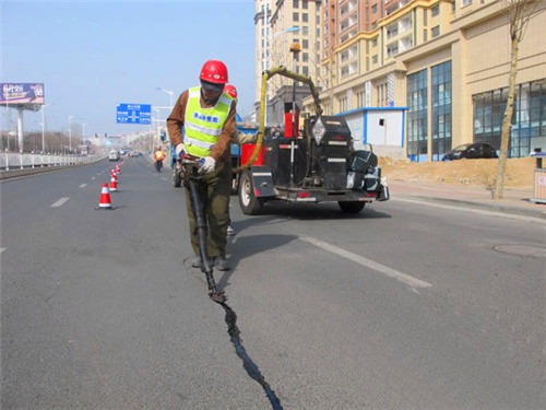 道路灌縫膠材料及施工工藝、注意事項(xiàng)、配方介紹