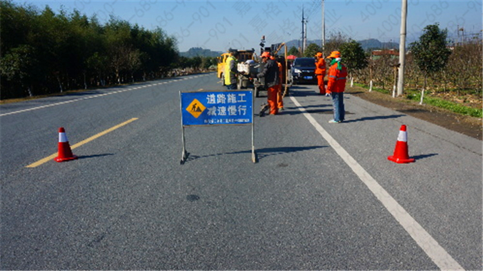 選對(duì)道路灌縫膠，用對(duì)灌縫工藝，讓道路裂縫修補(bǔ)不再徒勞